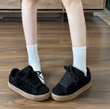Niche American Sneakers, New Casual Shoes, Bread Shoes, Men's Couple Shoes, Suede High-End Black Sneakers for Women